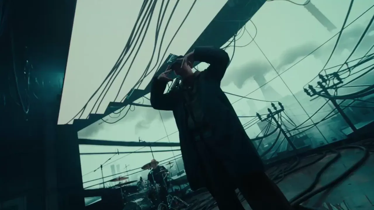 Loading the media file...